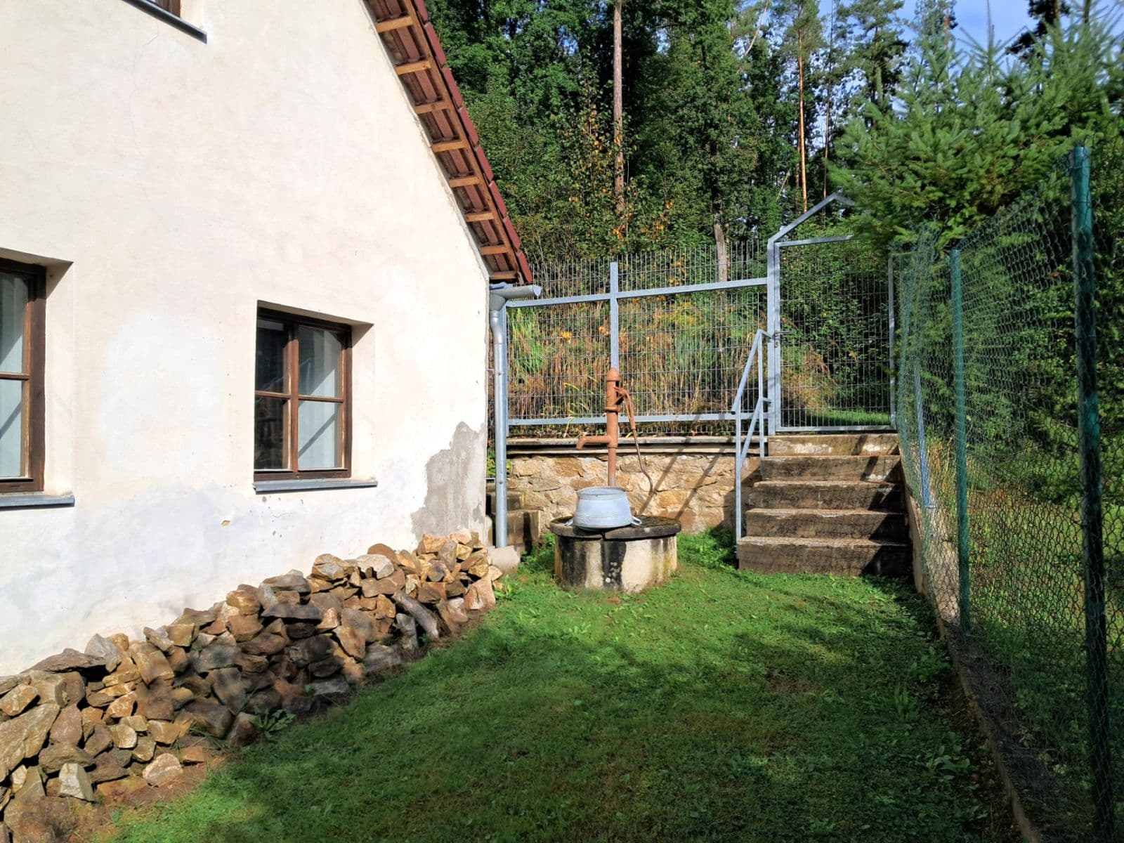 Prodej chaty, chalupy 105 m², pozemek 360 m², Vlastec, Jihočeský kraj Prodej chaty, chalupy 105 m², pozemek 360 m², Vlastec, Jihočeský kraj