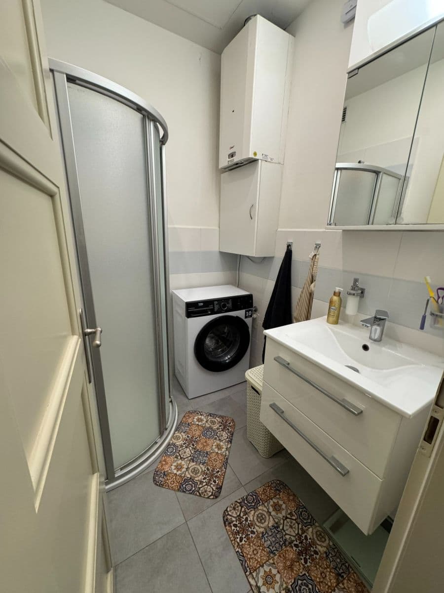 Pronájem bytu 3+1 75 m², Sudoměřská, Praha, Praha Pronájem bytu 3+1 75 m², Sudoměřská, Praha, Praha