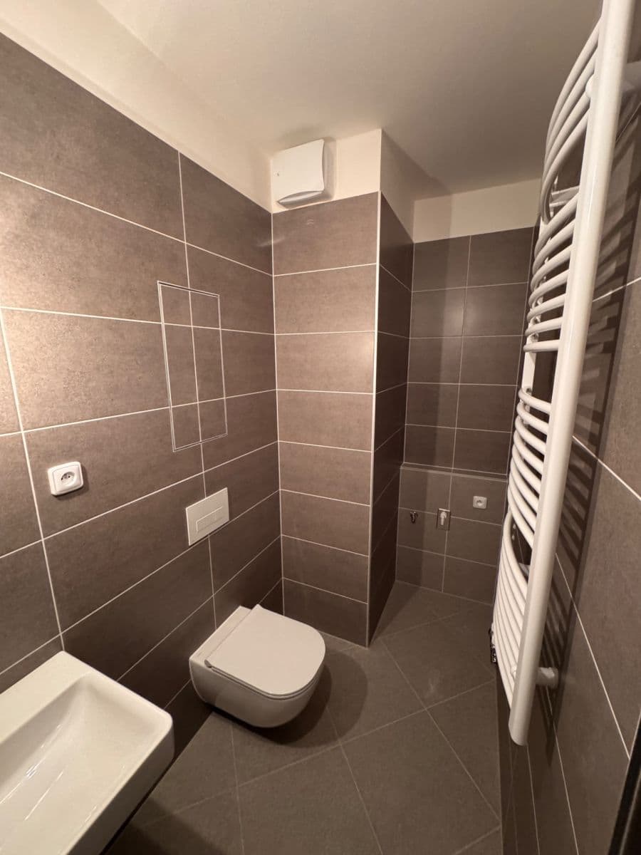 Pronájem bytu 2+kk 56 m², Čakovická, Praha, Praha Pronájem bytu 2+kk 56 m², Čakovická, Praha, Praha