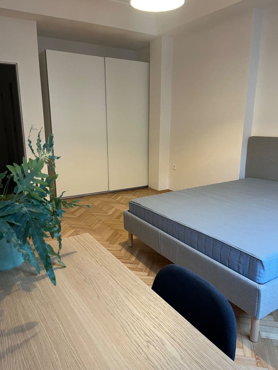 Pronájem bytu 5+kk 110 m², Hálkova, Praha, Praha Pronájem bytu 5+kk 110 m², Hálkova, Praha, Praha