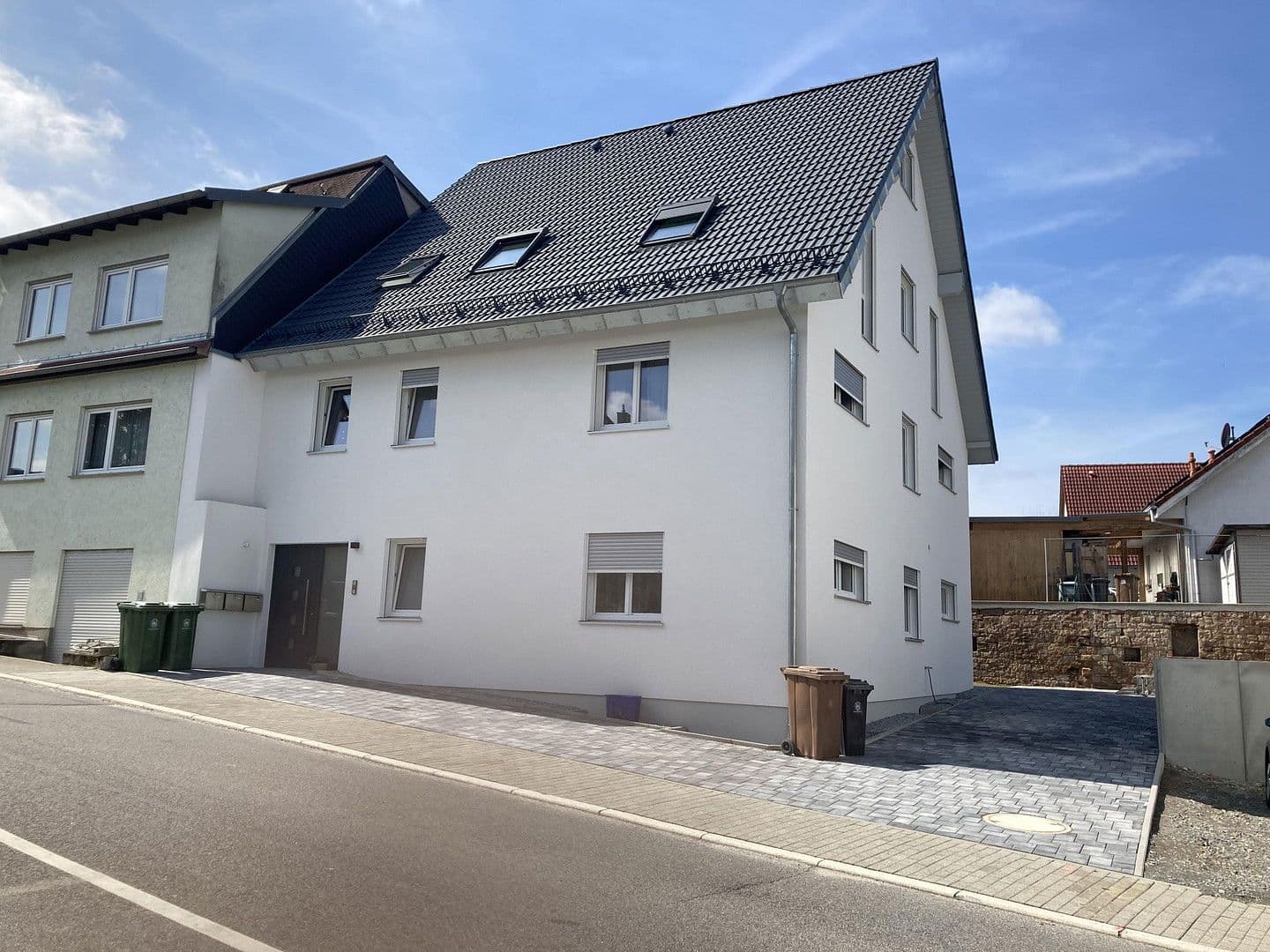 Pronájem bytu 3+1 90 m², Wiesenbach, Bádensko-Württembersko Pronájem bytu 3+1 90 m², Wiesenbach, Bádensko-Württembersko