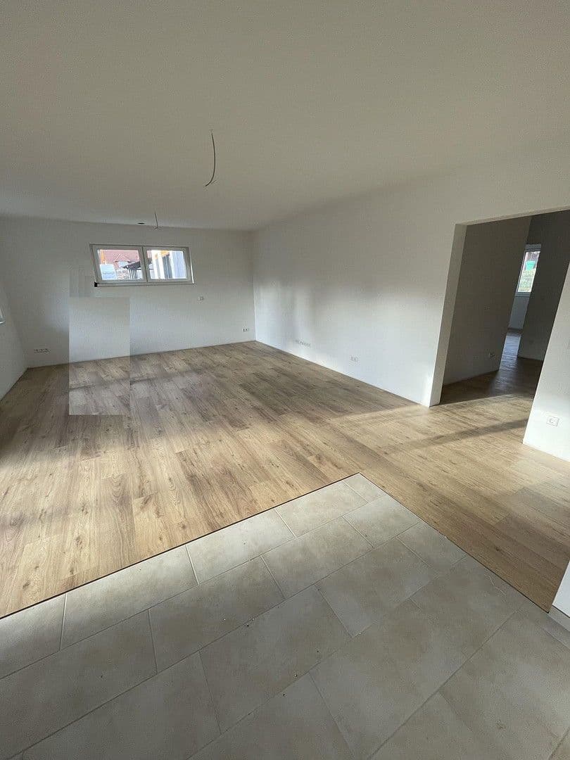 Pronájem bytu 3+1 90 m², Wiesenbach, Bádensko-Württembersko Pronájem bytu 3+1 90 m², Wiesenbach, Bádensko-Württembersko