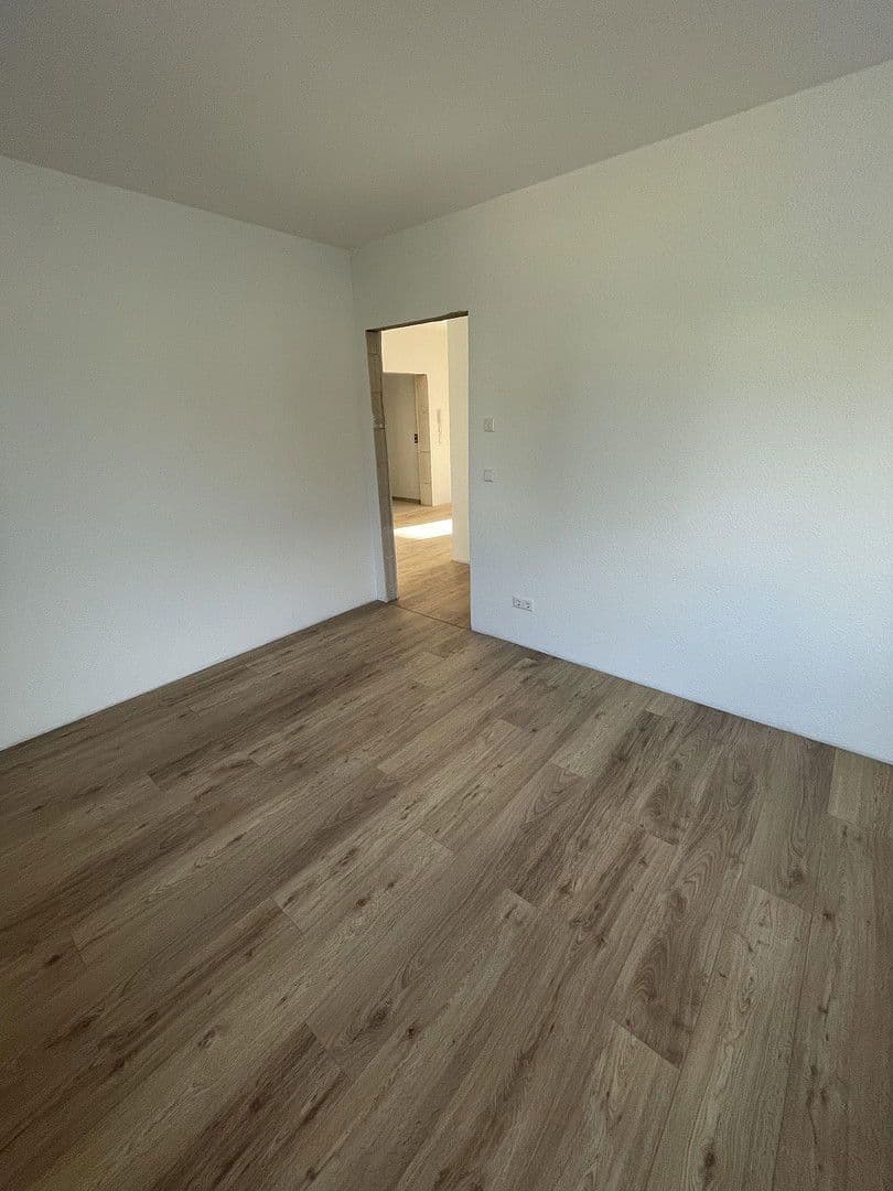 Pronájem bytu 3+1 90 m², Wiesenbach, Bádensko-Württembersko Pronájem bytu 3+1 90 m², Wiesenbach, Bádensko-Württembersko