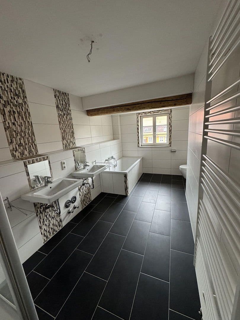 Pronájem bytu 4+1 184 m², Meiereiweg 21, Pirna, Sasko Pronájem bytu 4+1 184 m², Meiereiweg 21, Pirna, Sasko