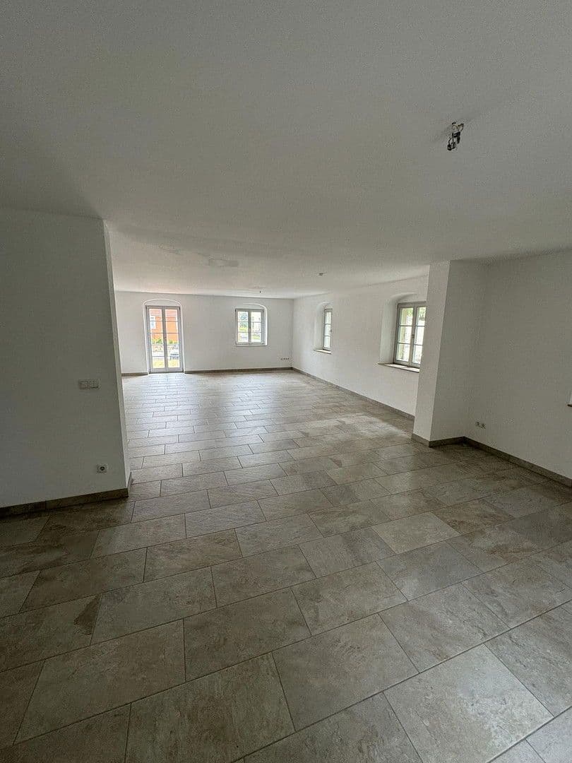 Pronájem bytu 4+1 184 m², Meiereiweg 21, Pirna, Sasko Pronájem bytu 4+1 184 m², Meiereiweg 21, Pirna, Sasko