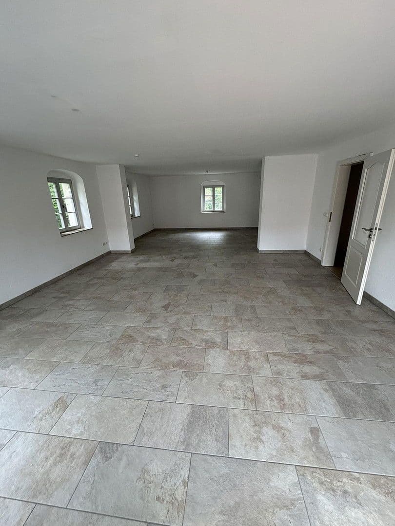 Pronájem bytu 4+1 184 m², Meiereiweg 21, Pirna, Sasko Pronájem bytu 4+1 184 m², Meiereiweg 21, Pirna, Sasko