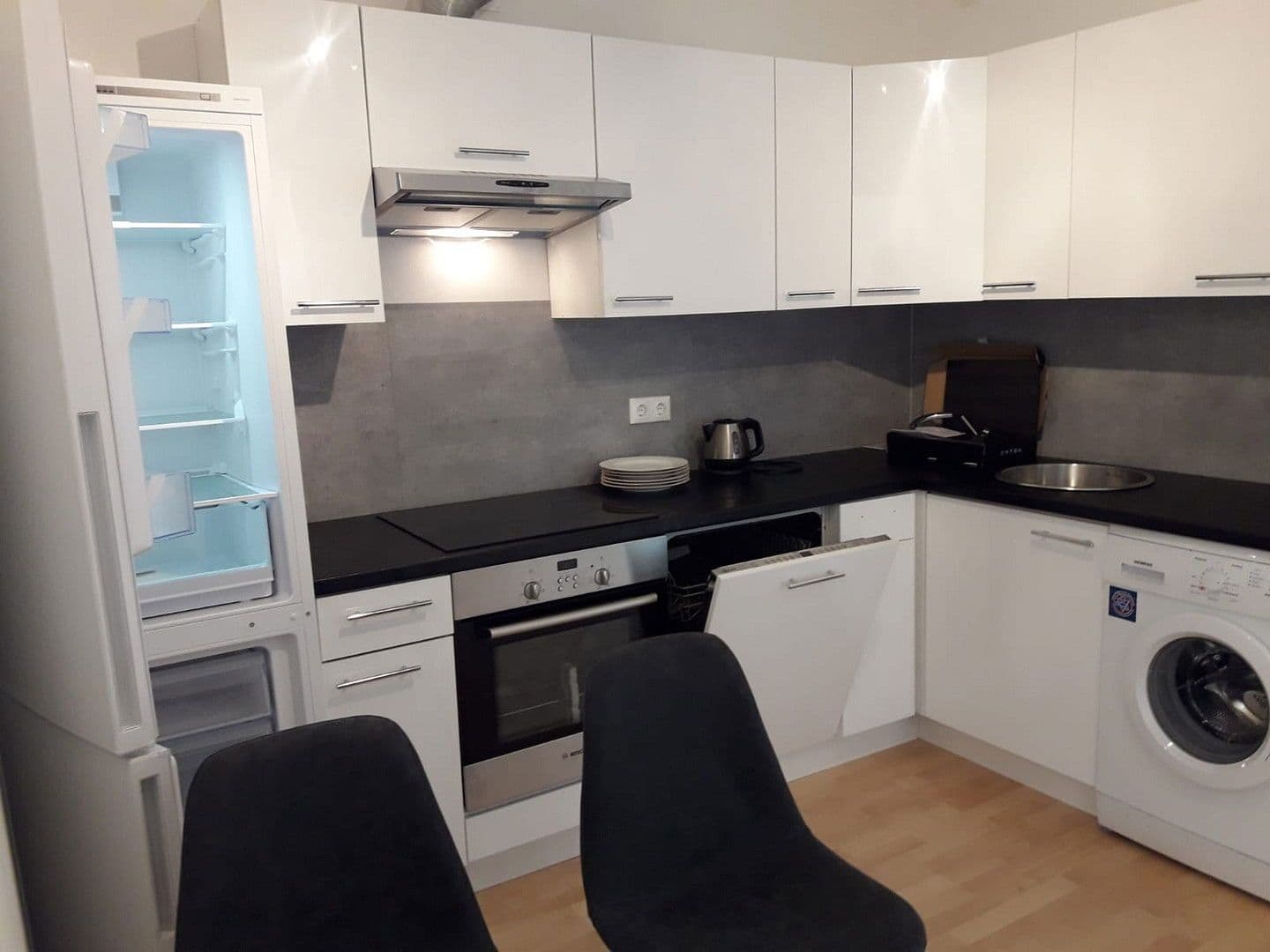 Pronájem bytu 1+1 24 m², Lerchenauer Str. 4, München, Bavorsko Pronájem bytu 1+1 24 m², Lerchenauer Str. 4, München, Bavorsko