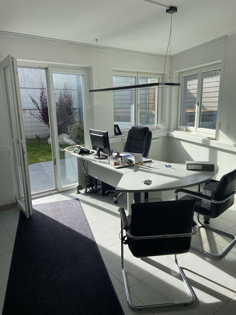 Prodej nebytového prostoru 500 m², Am Römerfeld 6, Hof bei Salzburg, Salcbursko Prodej nebytového prostoru 500 m², Am Römerfeld 6, Hof bei Salzburg, Salcbursko