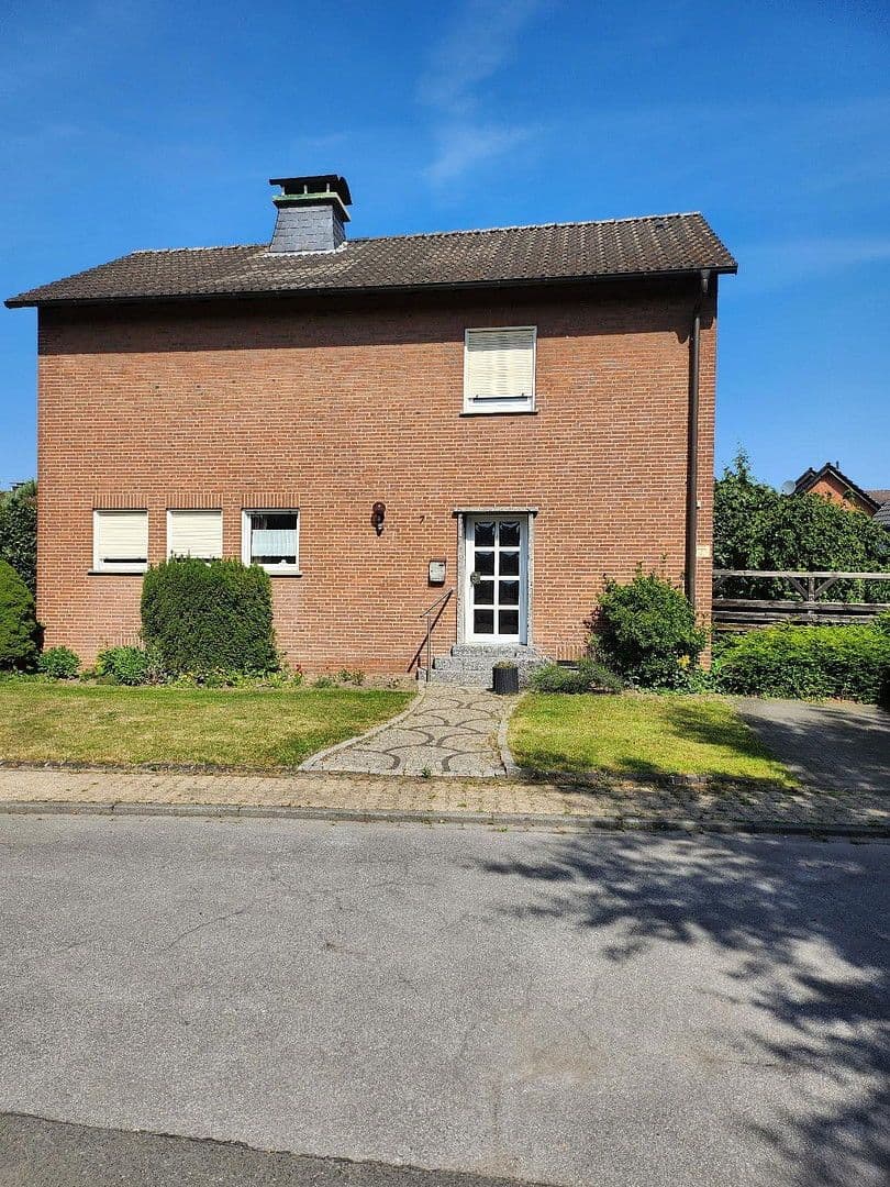 Prodej domu 120 m², pozemek 541 m², Danziger Str. 7, Selm, Severní Porýní-Vestfálsko Prodej domu 120 m², pozemek 541 m², Danziger Str. 7, Selm, Severní Porýní-Vestfálsko