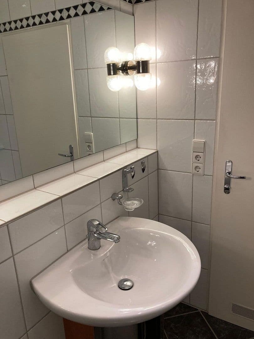 Pronájem bytu 4+1 120 m², Wurmbergstraße 13, Sindelfingen, Bádensko-Württembersko Pronájem bytu 4+1 120 m², Wurmbergstraße 13, Sindelfingen, Bádensko-Württembersko