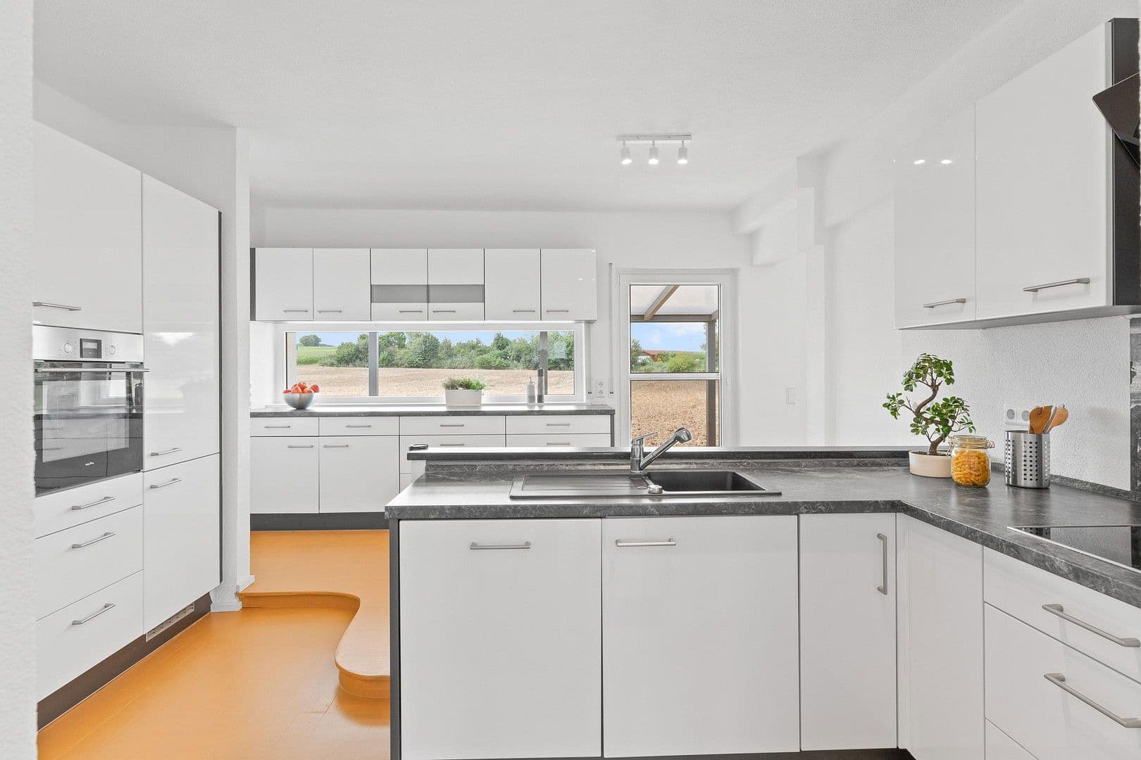Prodej domu 133 m², pozemek 228 m², Pfaffenhofen an der Roth, Bavorsko Prodej domu 133 m², pozemek 228 m², Pfaffenhofen an der Roth, Bavorsko