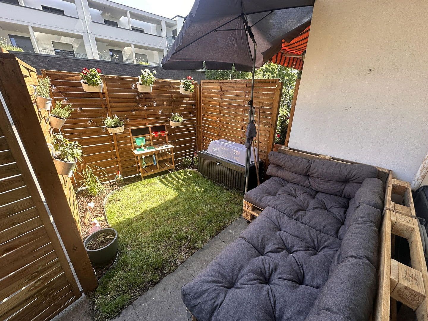 Pronájem bytu 2+1 36 m², Dreilindenstraße 13, Wesseling, Severní Porýní-Vestfálsko Pronájem bytu 2+1 36 m², Dreilindenstraße 13, Wesseling, Severní Porýní-Vestfálsko