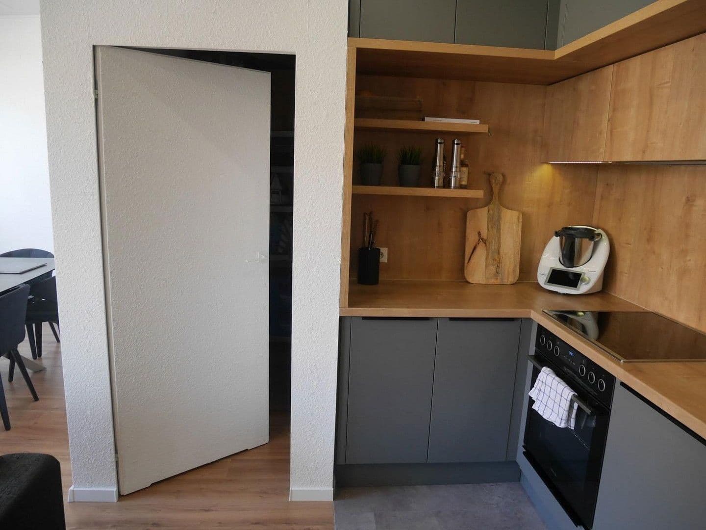 Prodej bytu 2+1 60 m², Untere Grabenstraße 12, Weilheim an der Teck, Bádensko-Württembersko Prodej bytu 2+1 60 m², Untere Grabenstraße 12, Weilheim an der Teck, Bádensko-Württembersko