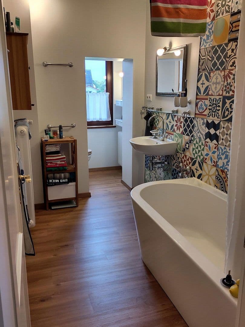 Prodej domu 222 m², pozemek 637 m², Ahnatalstraße 58, Kassel, Hessen Prodej domu 222 m², pozemek 637 m², Ahnatalstraße 58, Kassel, Hessen