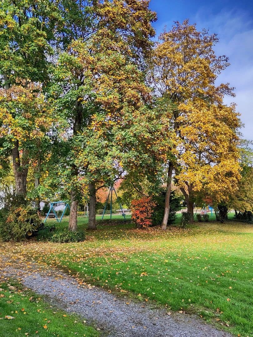 Prodej domu 222 m², pozemek 637 m², Ahnatalstraße 58, Kassel, Hessen Prodej domu 222 m², pozemek 637 m², Ahnatalstraße 58, Kassel, Hessen