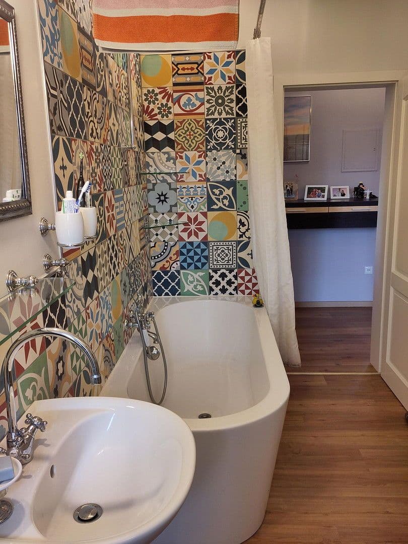 Prodej domu 222 m², pozemek 637 m², Ahnatalstraße 58, Kassel, Hessen Prodej domu 222 m², pozemek 637 m², Ahnatalstraße 58, Kassel, Hessen