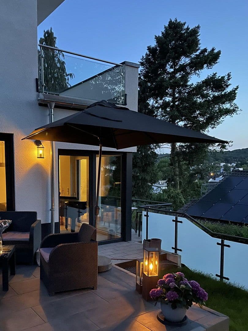 Prodej domu 182 m², pozemek 912 m², Kelkheim (Taunus), Hessen Prodej domu 182 m², pozemek 912 m², Kelkheim (Taunus), Hessen