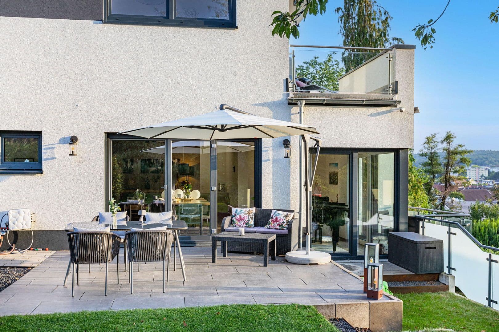 Prodej domu 182 m², pozemek 912 m², Kelkheim (Taunus), Hessen Prodej domu 182 m², pozemek 912 m², Kelkheim (Taunus), Hessen