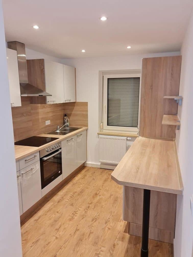Pronájem bytu 3+1 67 m², Breslauer Str. 20, Ansbach, Bavorsko Pronájem bytu 3+1 67 m², Breslauer Str. 20, Ansbach, Bavorsko