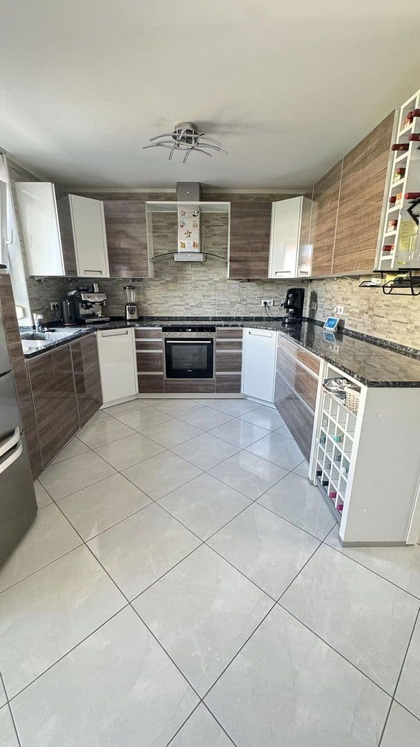 Prodej domu 186 m², pozemek 267 m², Vaihingen an der Enz, Bádensko-Württembersko Prodej domu 186 m², pozemek 267 m², Vaihingen an der Enz, Bádensko-Württembersko