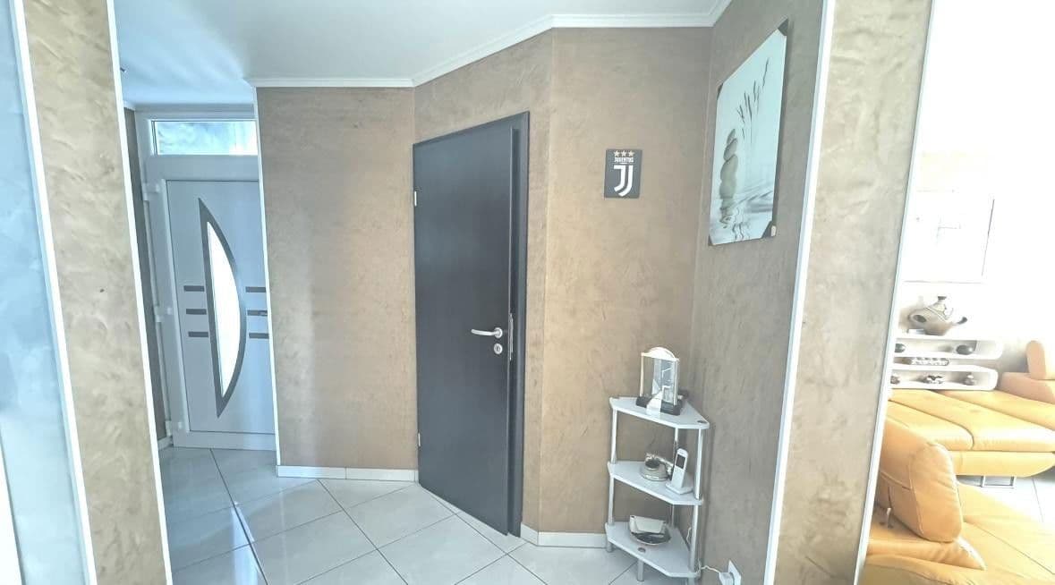 Prodej domu 186 m², pozemek 267 m², Vaihingen an der Enz, Bádensko-Württembersko Prodej domu 186 m², pozemek 267 m², Vaihingen an der Enz, Bádensko-Württembersko