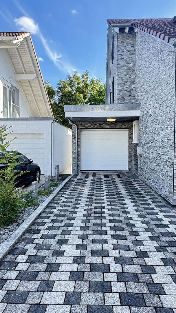 Prodej domu 186 m², pozemek 267 m², Vaihingen an der Enz, Bádensko-Württembersko Prodej domu 186 m², pozemek 267 m², Vaihingen an der Enz, Bádensko-Württembersko