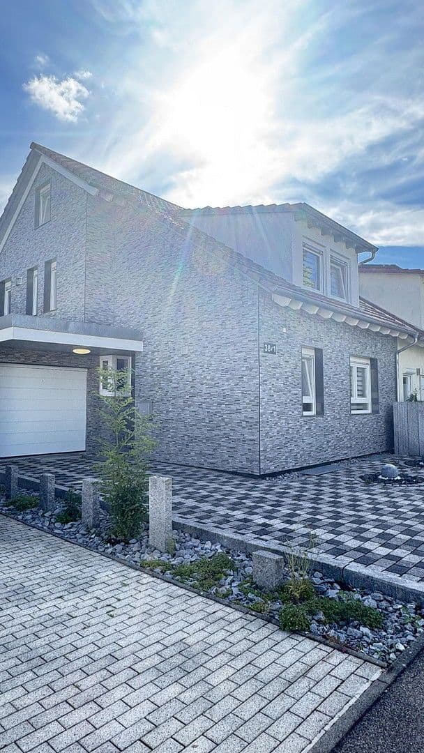 Prodej domu 186 m², pozemek 267 m², Vaihingen an der Enz, Bádensko-Württembersko Prodej domu 186 m², pozemek 267 m², Vaihingen an der Enz, Bádensko-Württembersko
