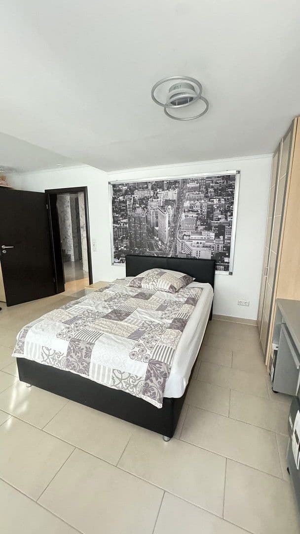 Prodej domu 186 m², pozemek 267 m², Vaihingen an der Enz, Bádensko-Württembersko Prodej domu 186 m², pozemek 267 m², Vaihingen an der Enz, Bádensko-Württembersko