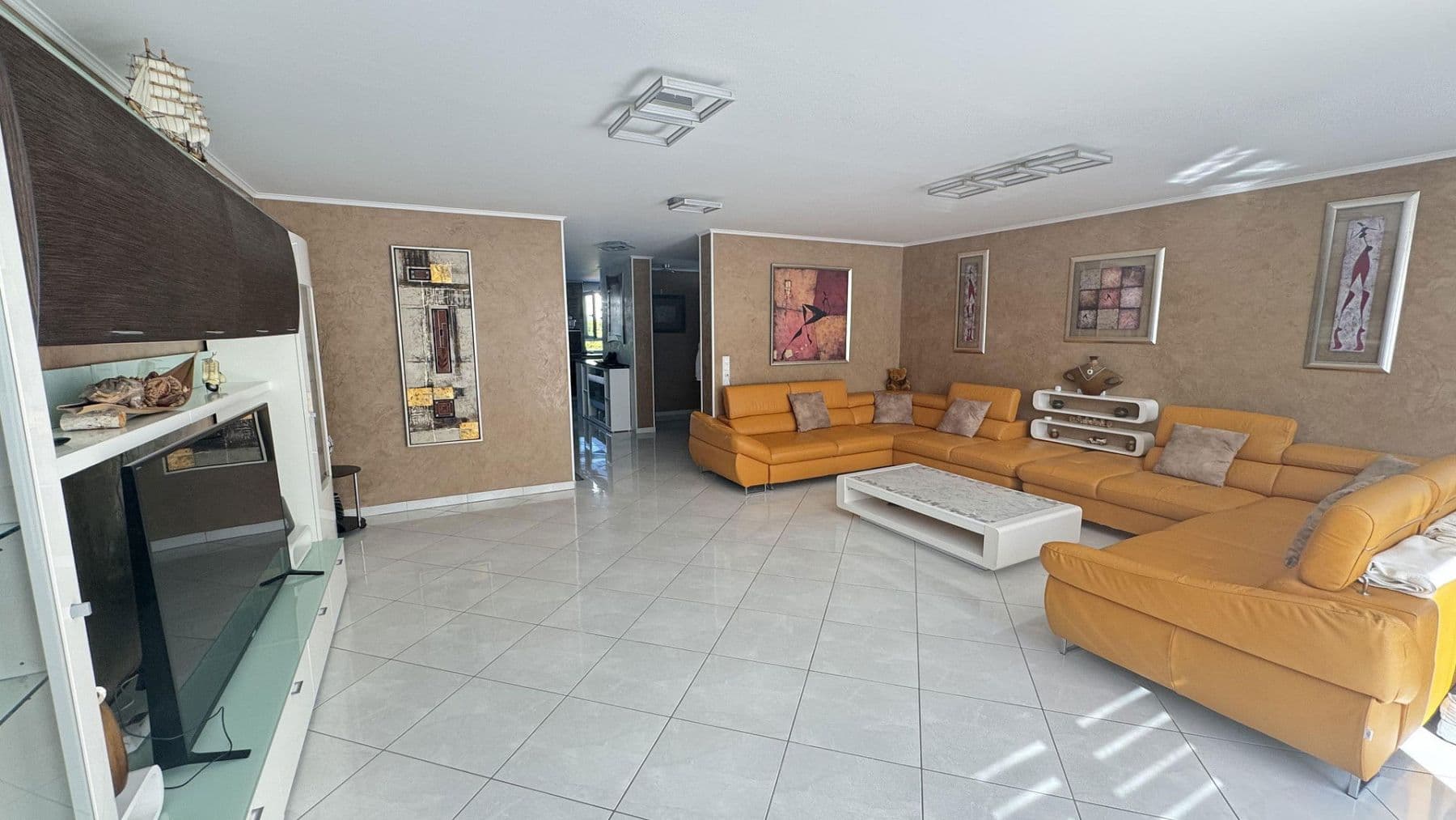 Prodej domu 186 m², pozemek 267 m², Vaihingen an der Enz, Bádensko-Württembersko Prodej domu 186 m², pozemek 267 m², Vaihingen an der Enz, Bádensko-Württembersko