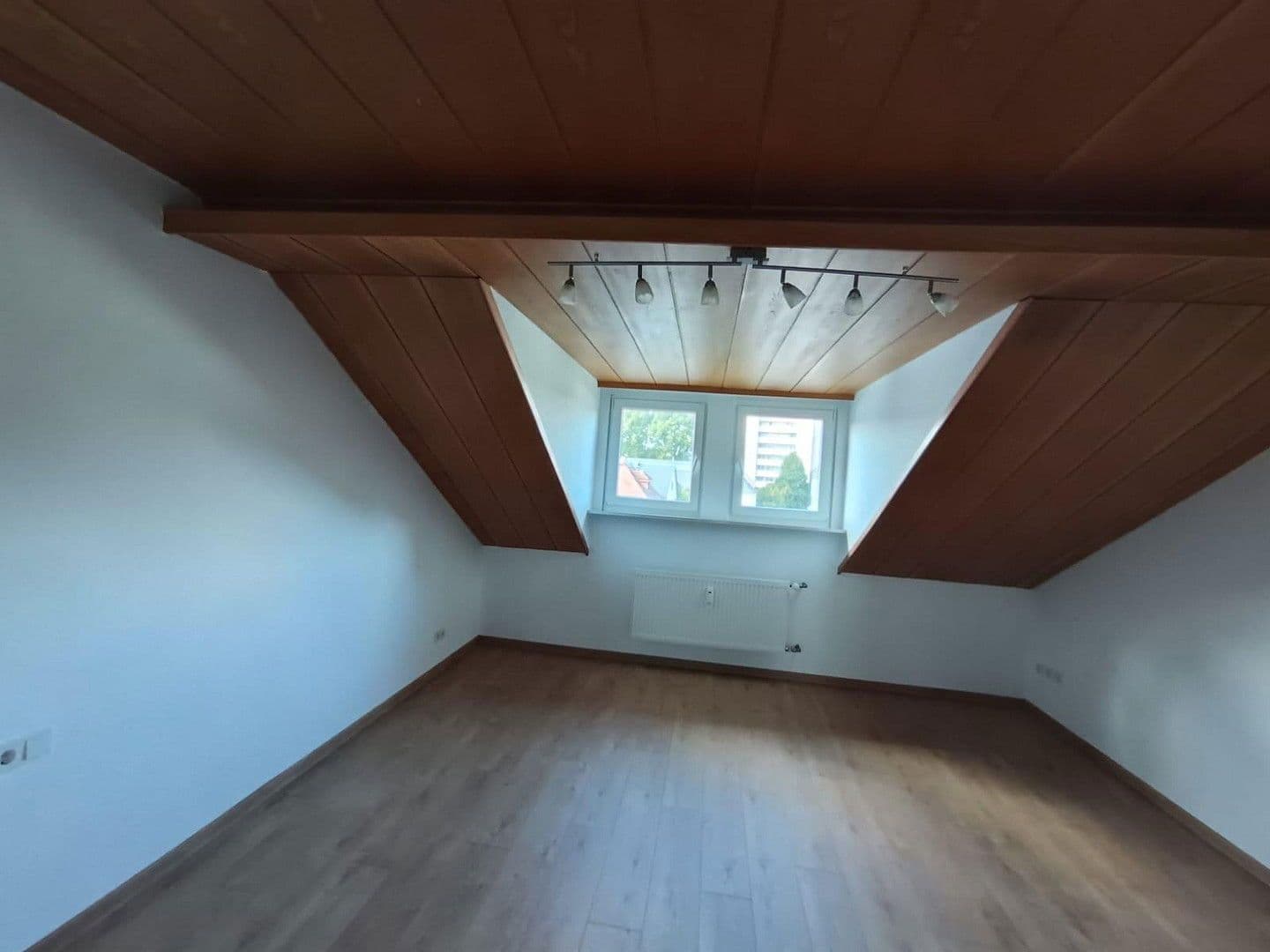 Pronájem bytu 2+1 75 m², Saarlouis, Země Sársko Pronájem bytu 2+1 75 m², Saarlouis, Země Sársko