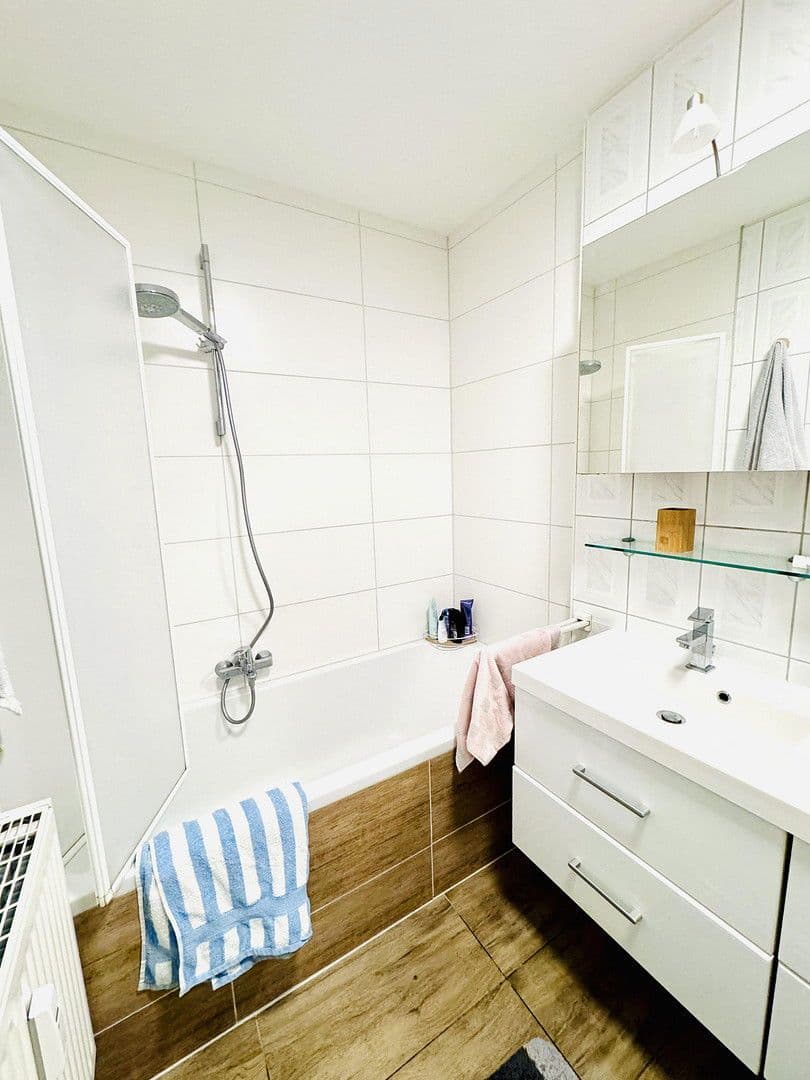 Pronájem bytu 4+1 92 m², Finkenschlag 37a, Fürth, Bavorsko Pronájem bytu 4+1 92 m², Finkenschlag 37a, Fürth, Bavorsko