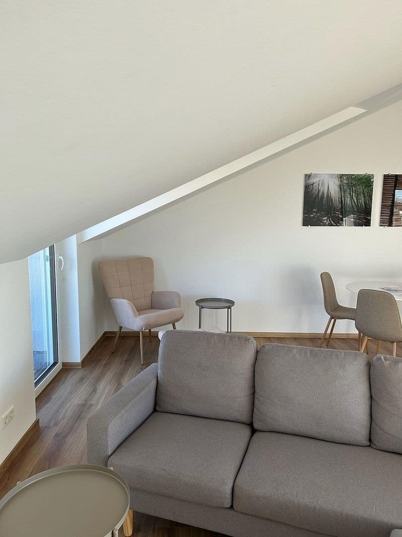 Pronájem bytu 2+1 55 m², Oberhofer Str. 4, Künzelsau, Bádensko-Württembersko Pronájem bytu 2+1 55 m², Oberhofer Str. 4, Künzelsau, Bádensko-Württembersko