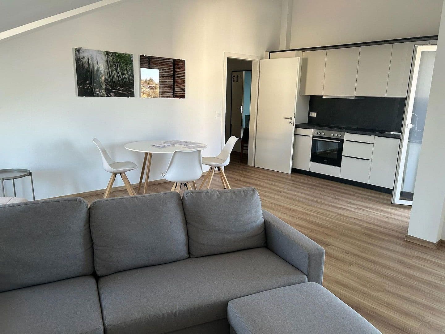 Pronájem bytu 2+1 55 m², Oberhofer Str. 4, Künzelsau, Bádensko-Württembersko Pronájem bytu 2+1 55 m², Oberhofer Str. 4, Künzelsau, Bádensko-Württembersko