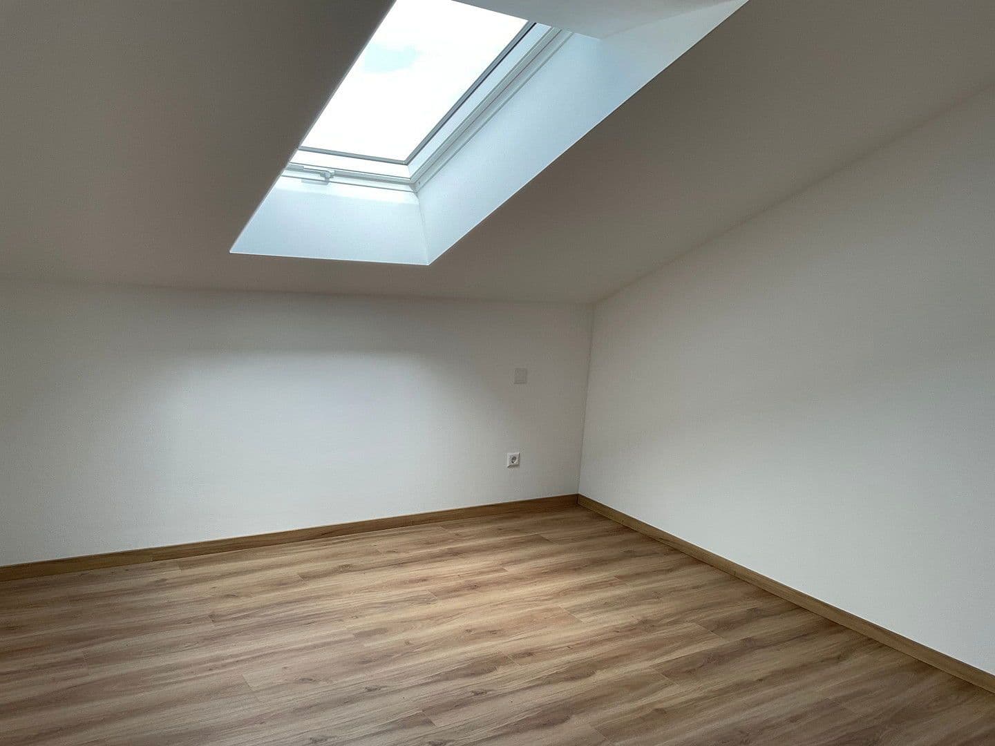 Pronájem bytu 2+1 55 m², Oberhofer Str. 4, Künzelsau, Bádensko-Württembersko Pronájem bytu 2+1 55 m², Oberhofer Str. 4, Künzelsau, Bádensko-Württembersko