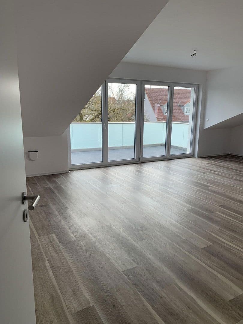 Pronájem bytu 4+1 90 m², Ansbacher Str. 24, Aurach, Bavorsko Pronájem bytu 4+1 90 m², Ansbacher Str. 24, Aurach, Bavorsko