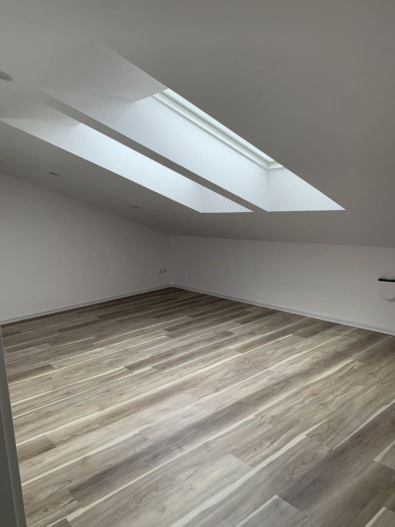 Pronájem bytu 4+1 90 m², Ansbacher Str. 24, Aurach, Bavorsko Pronájem bytu 4+1 90 m², Ansbacher Str. 24, Aurach, Bavorsko