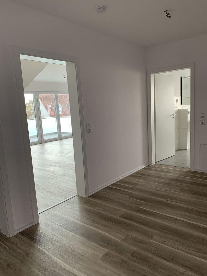 Pronájem bytu 4+1 90 m², Ansbacher Str. 24, Aurach, Bavorsko Pronájem bytu 4+1 90 m², Ansbacher Str. 24, Aurach, Bavorsko