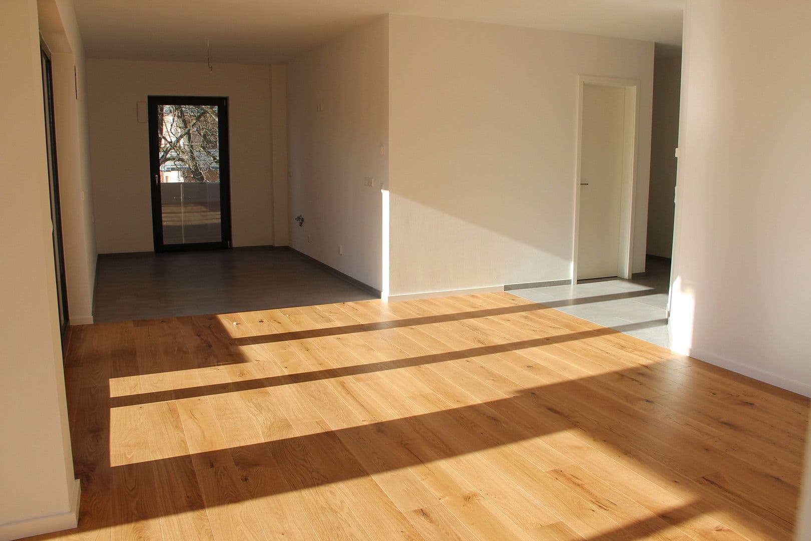 Pronájem bytu 3+1 110 m², Wiesbaden, Hessen Pronájem bytu 3+1 110 m², Wiesbaden, Hessen