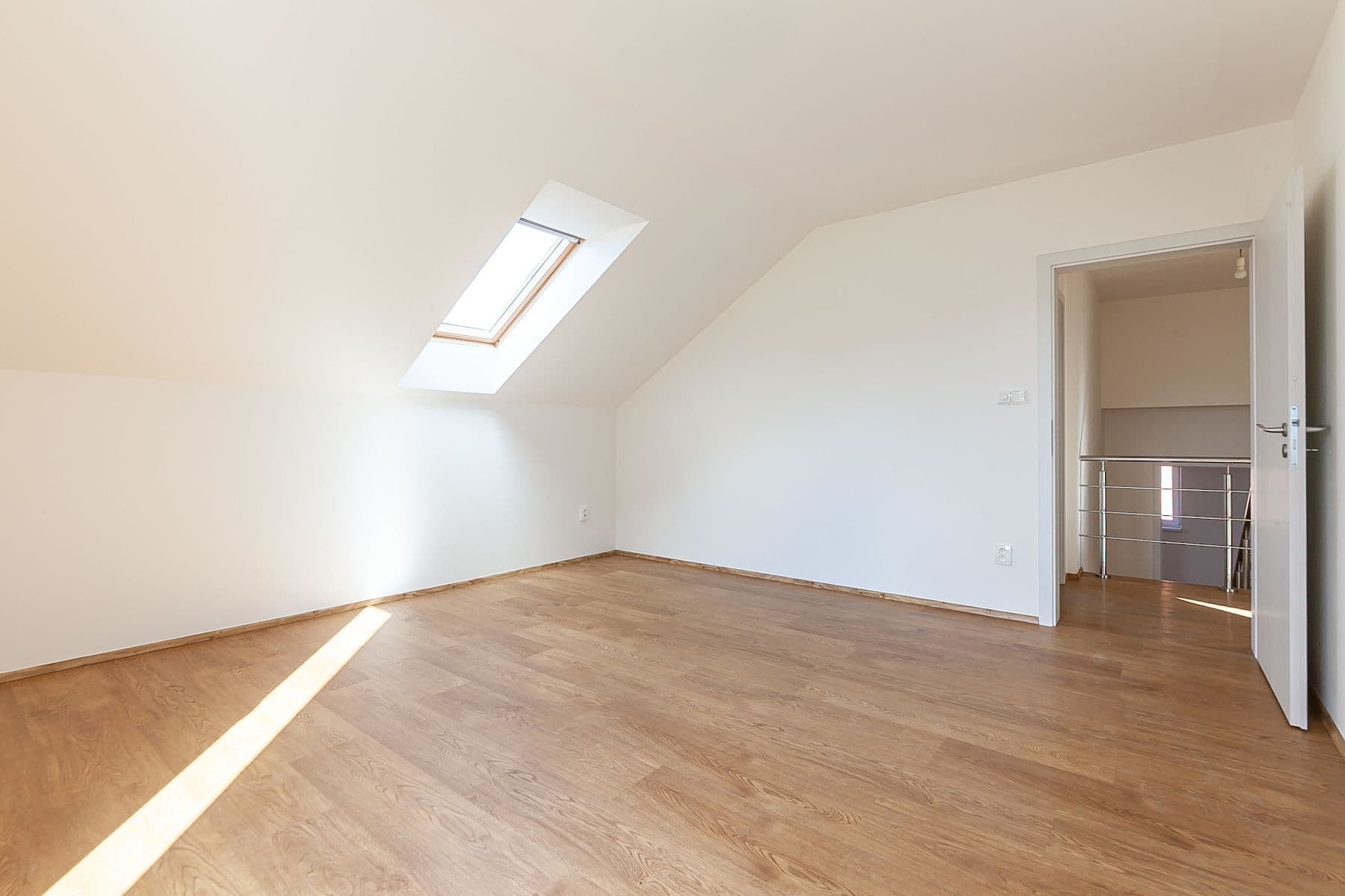 Prodej domu 206 m², pozemek 601 m², U Topolu, Stochov, Středočeský kraj Prodej domu 206 m², pozemek 601 m², U Topolu, Stochov, Středočeský kraj