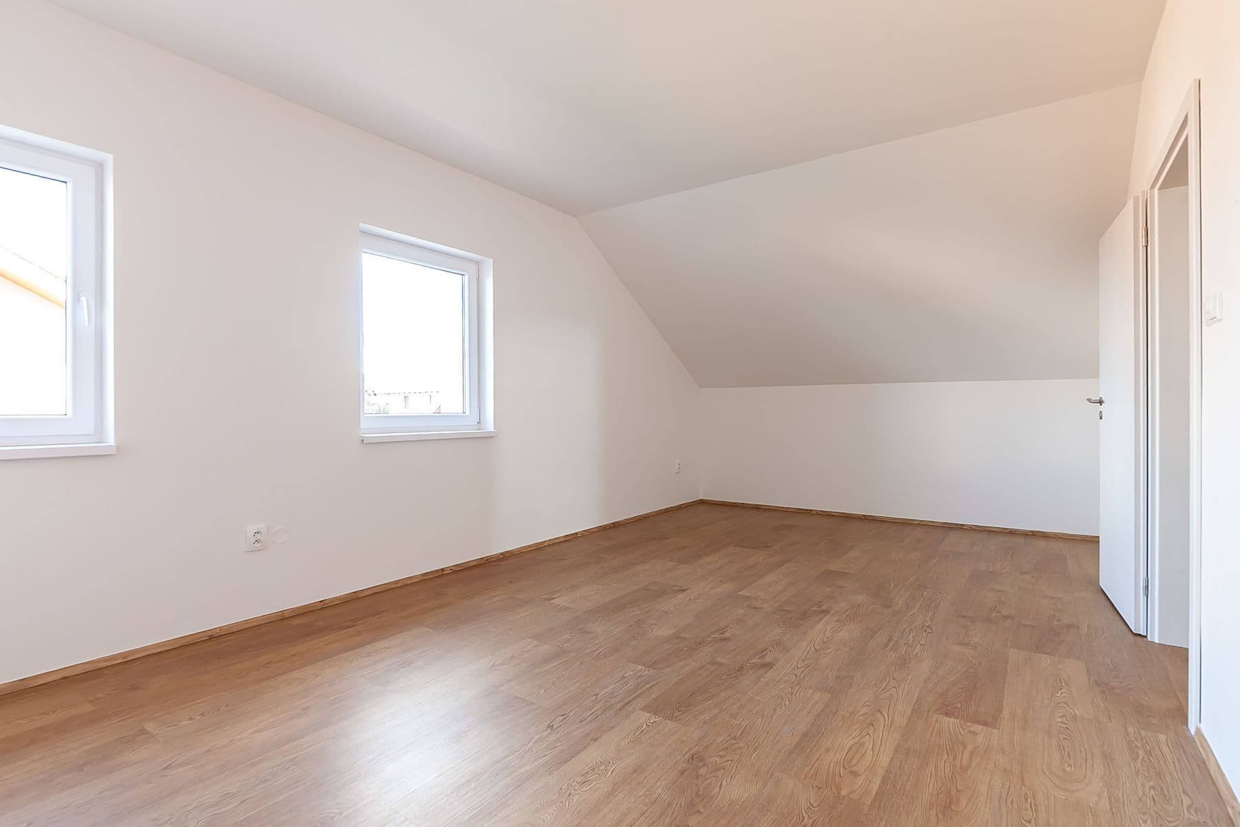 Prodej domu 206 m², pozemek 601 m², U Topolu, Stochov, Středočeský kraj Prodej domu 206 m², pozemek 601 m², U Topolu, Stochov, Středočeský kraj