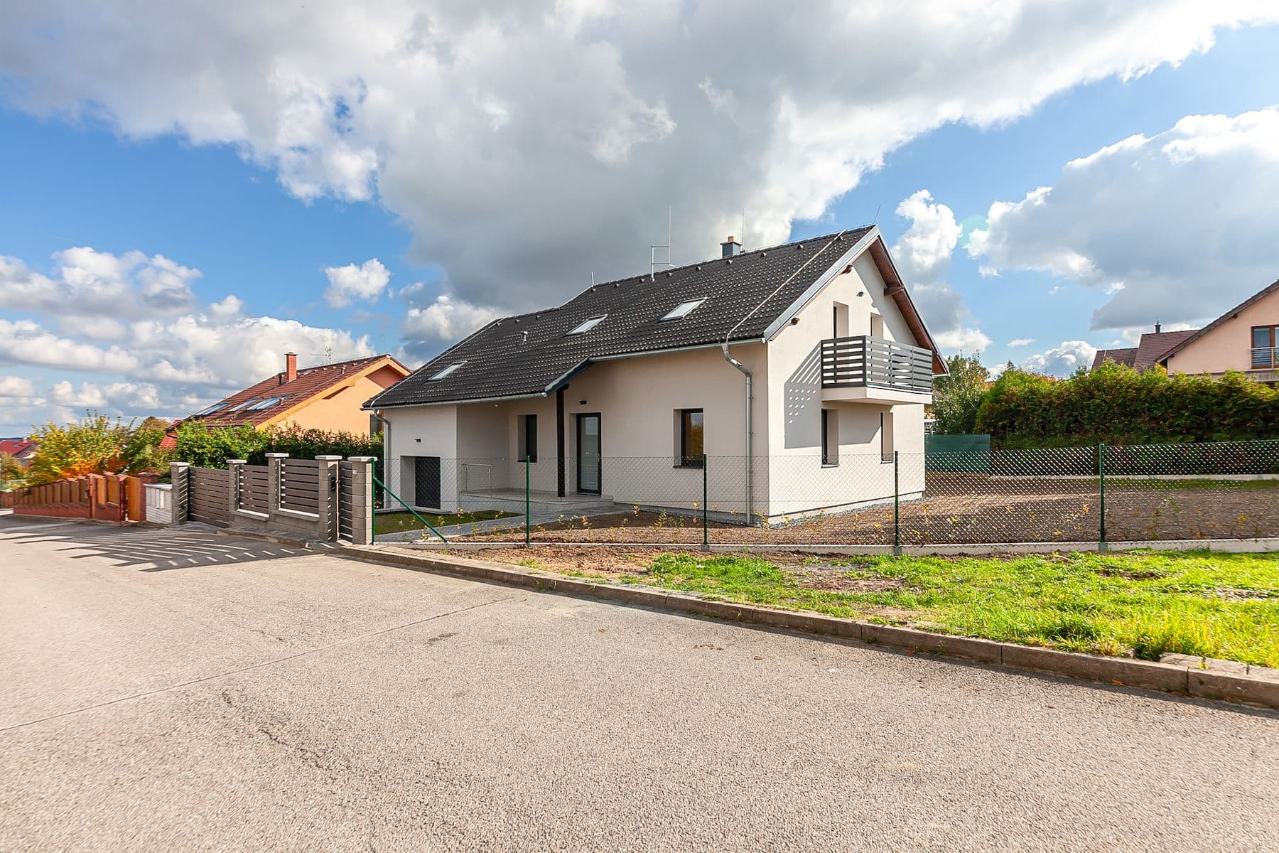 Prodej domu 206 m², pozemek 601 m², U Topolu, Stochov, Středočeský kraj Prodej domu 206 m², pozemek 601 m², U Topolu, Stochov, Středočeský kraj