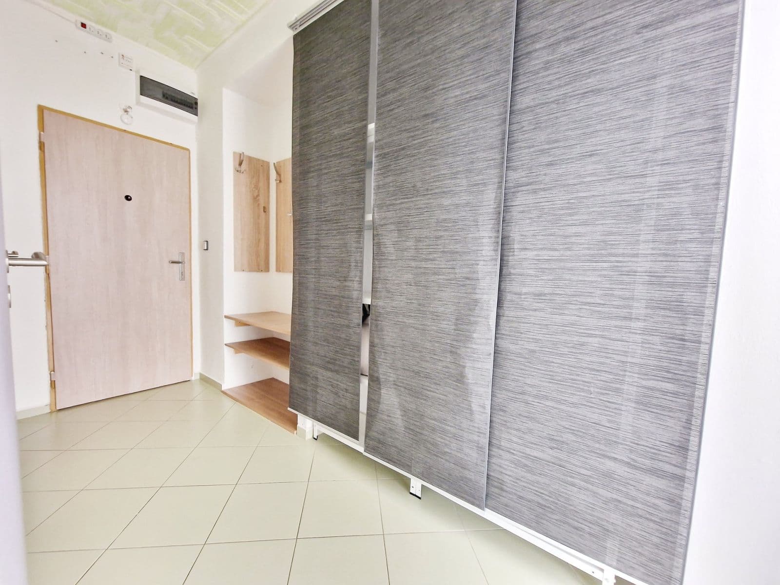 Pronájem bytu 2+1 56 m², Studentská, Mělník, Středočeský kraj Pronájem bytu 2+1 56 m², Studentská, Mělník, Středočeský kraj