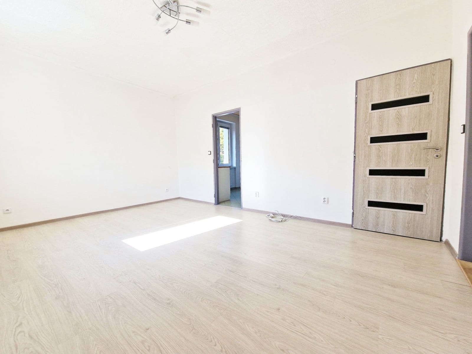 Pronájem bytu 2+1 56 m², Studentská, Mělník, Středočeský kraj Pronájem bytu 2+1 56 m², Studentská, Mělník, Středočeský kraj