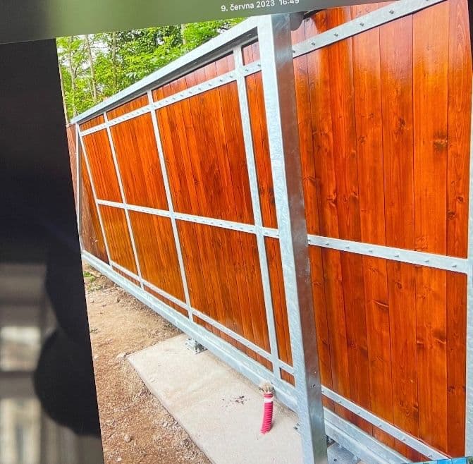 Prodej pozemku 11.600 m², Peruc, Ústecký kraj Prodej pozemku 11.600 m², Peruc, Ústecký kraj