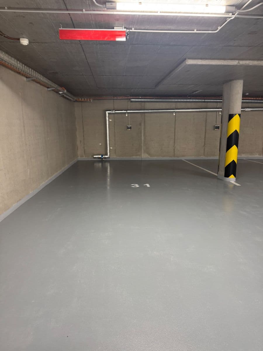 Pronájem garáže 22 m², Rybářská, Brno, Jihomoravský kraj Pronájem garáže 22 m², Rybářská, Brno, Jihomoravský kraj