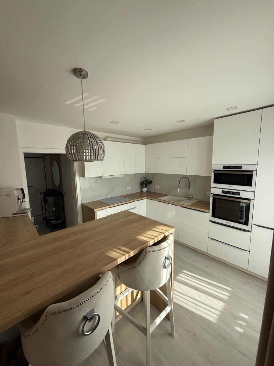 Prodej bytu 3+1 66 m², Výškovická, Ostrava, Moravskoslezský kraj Prodej bytu 3+1 66 m², Výškovická, Ostrava, Moravskoslezský kraj