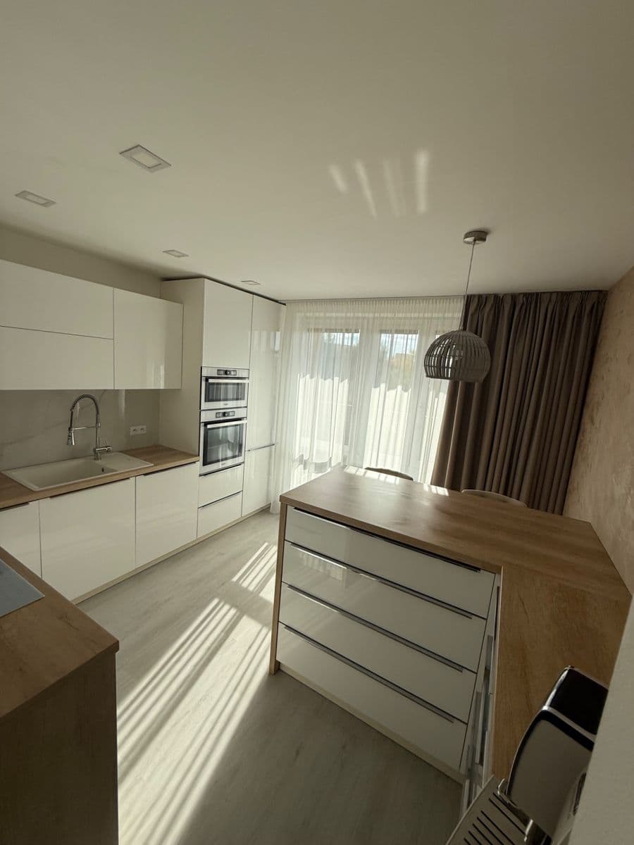 Prodej bytu 3+1 66 m², Výškovická, Ostrava, Moravskoslezský kraj Prodej bytu 3+1 66 m², Výškovická, Ostrava, Moravskoslezský kraj