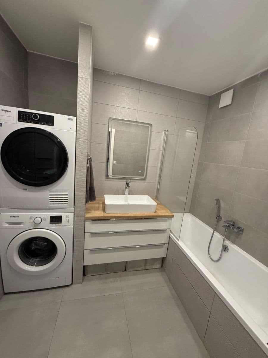 Prodej bytu 3+1 66 m², Výškovická, Ostrava, Moravskoslezský kraj Prodej bytu 3+1 66 m², Výškovická, Ostrava, Moravskoslezský kraj