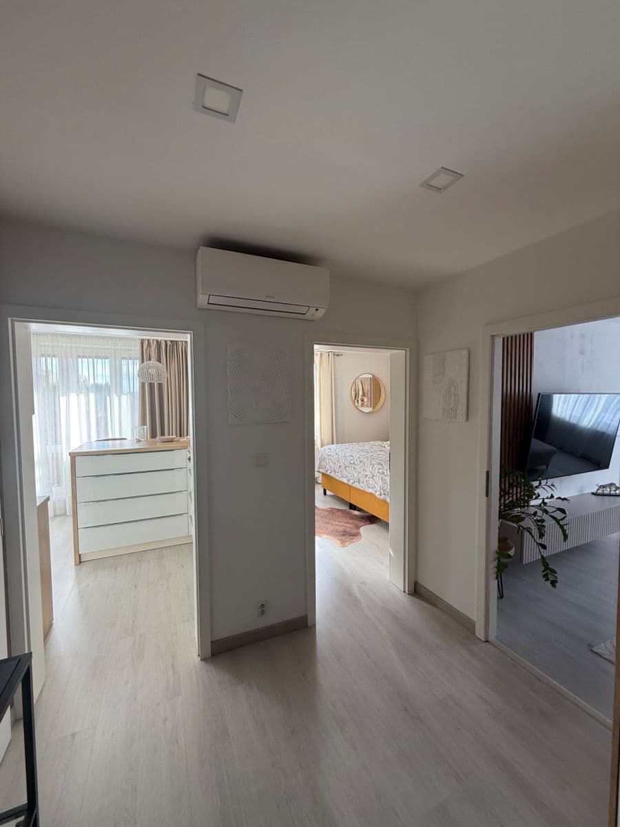 Prodej bytu 3+1 66 m², Výškovická, Ostrava, Moravskoslezský kraj Prodej bytu 3+1 66 m², Výškovická, Ostrava, Moravskoslezský kraj