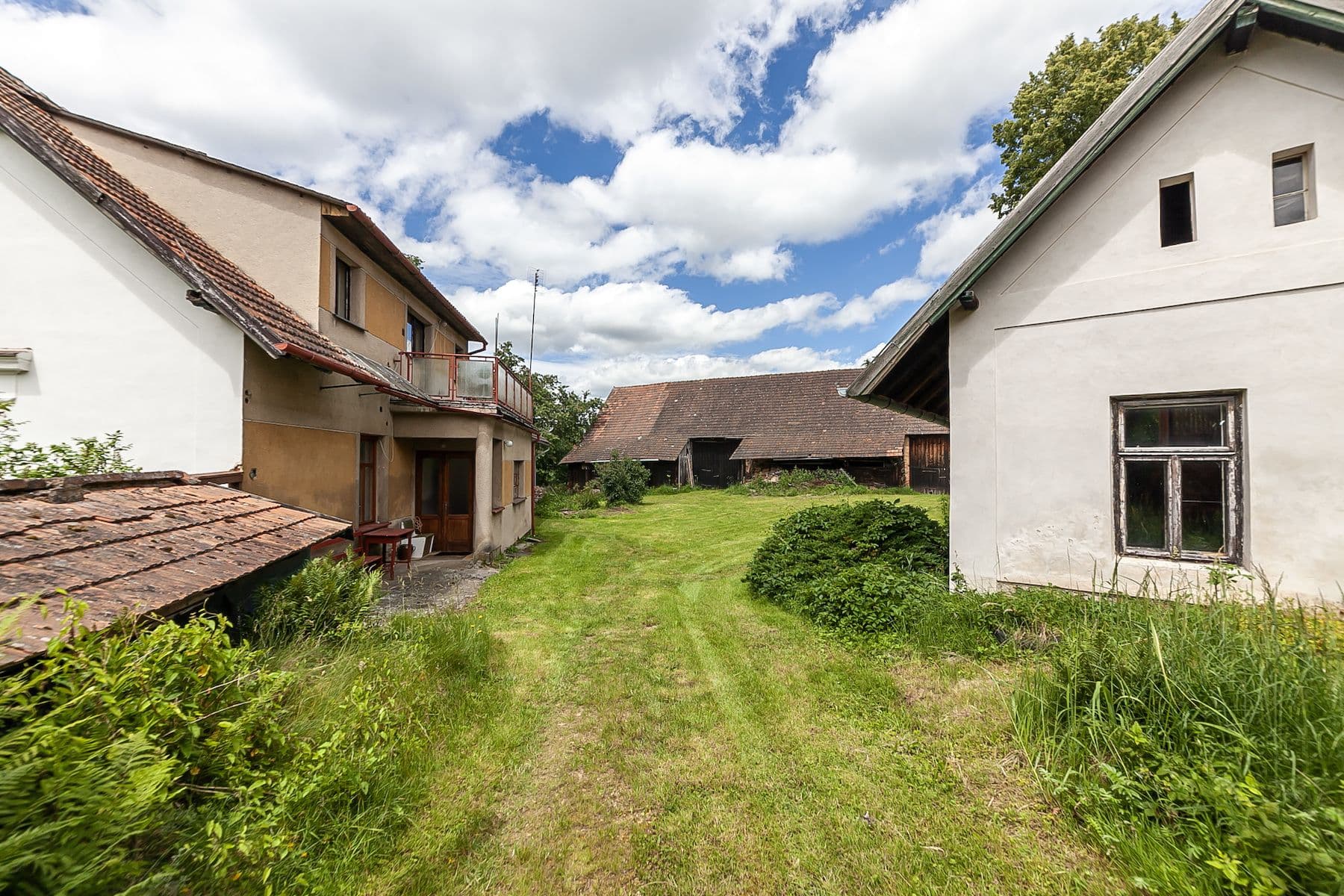 Prodej domu 147 m², pozemek 6.131 m², Dolní Kralovice, Středočeský kraj Prodej domu 147 m², pozemek 6.131 m², Dolní Kralovice, Středočeský kraj